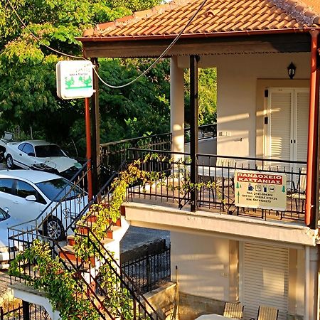 Hotel Πανδοχείο Λίμνης Πλαστήρα Kastanéa Exteriér fotografie